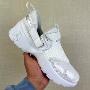 2017 Jordan Trunner LX "Triple White" Men 12